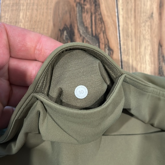 Lululemon Nulu and Mesh high rise yoga shorts Green 10 - Picture 4 of 5